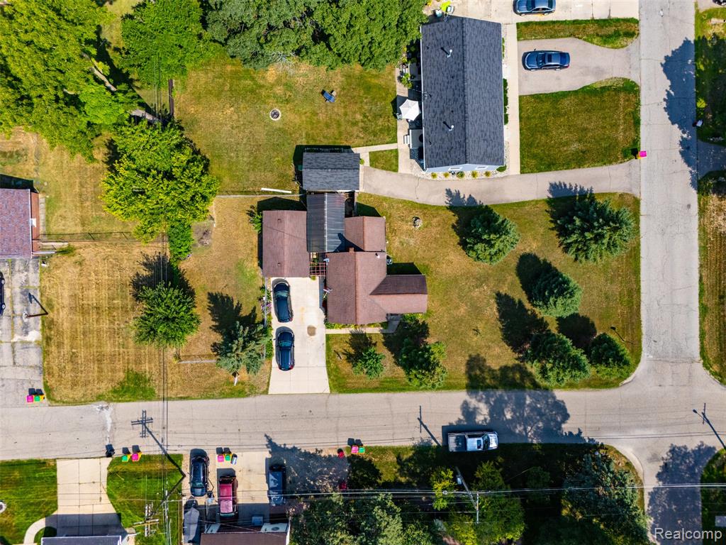 main property photo 39