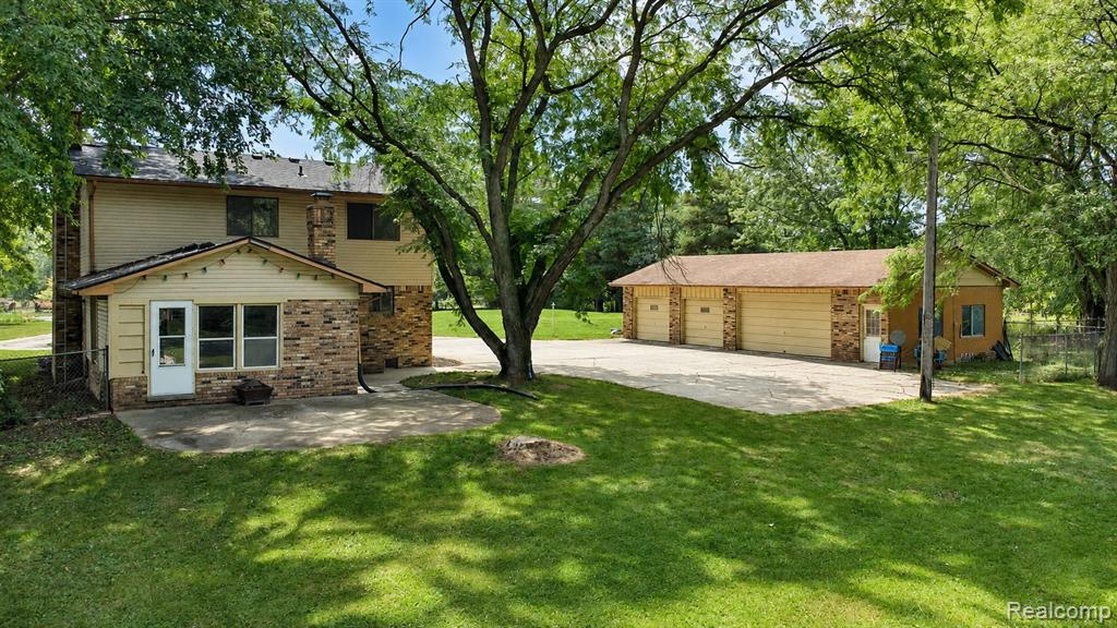 main property photo 31