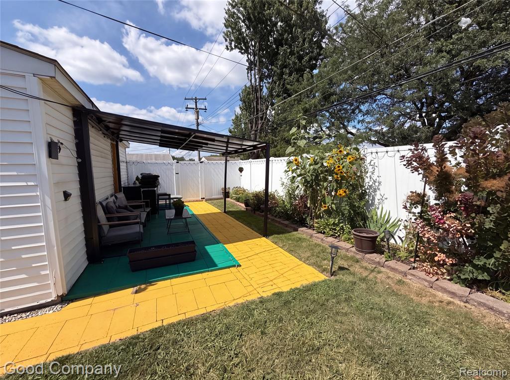 main property photo 29