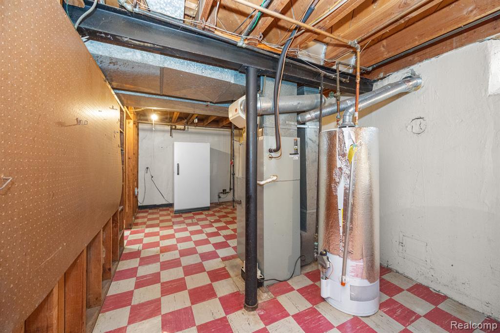 main property photo 25