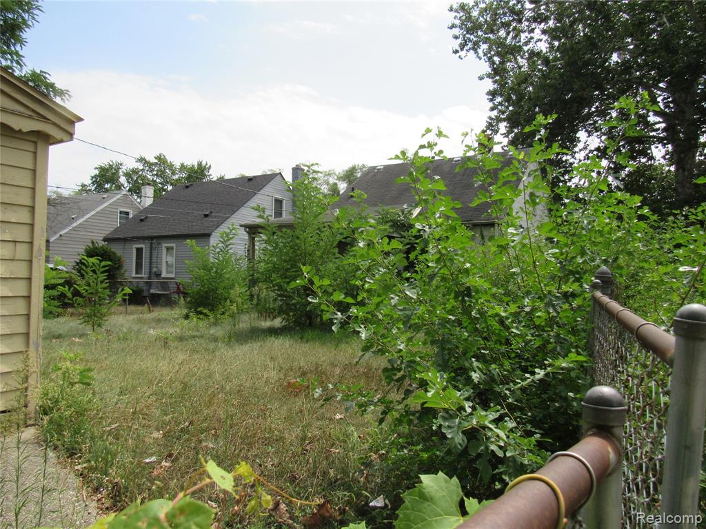main property photo 5