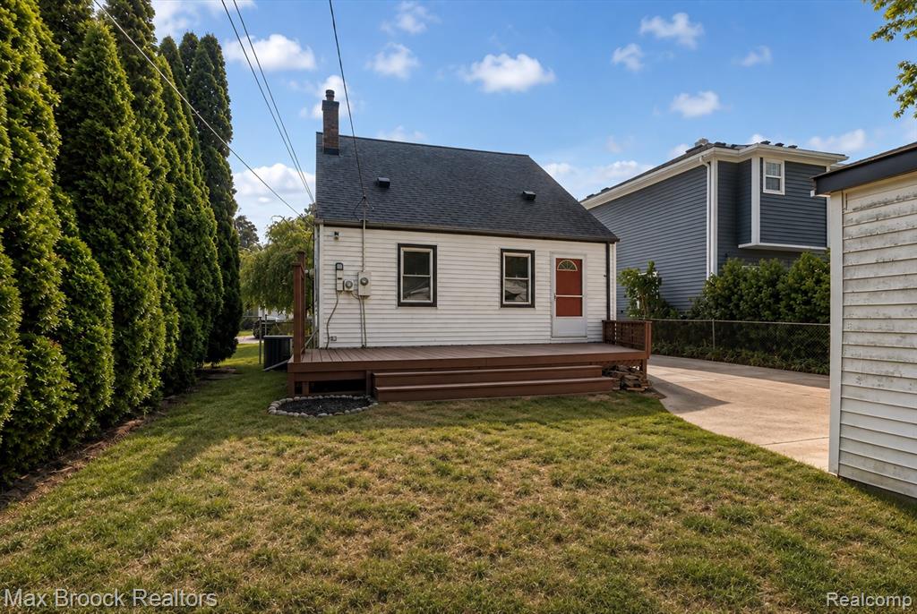 main property photo 36