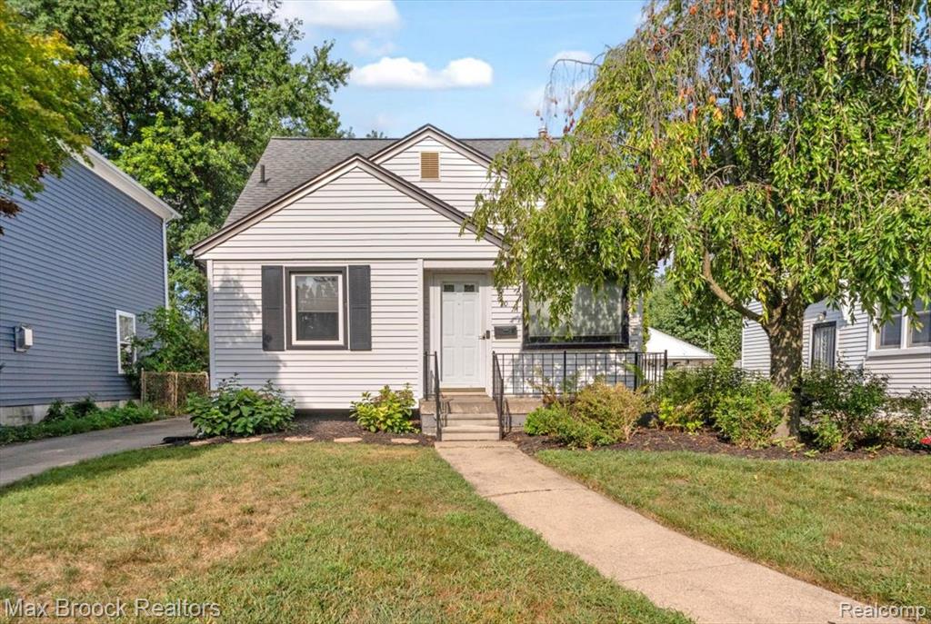 main property photo 37