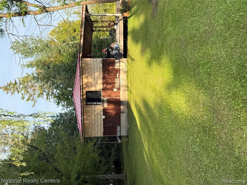 main property photo 16