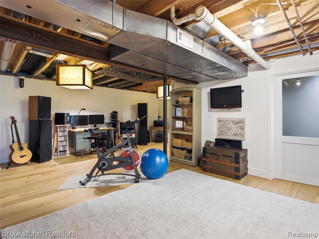 main property photo 49