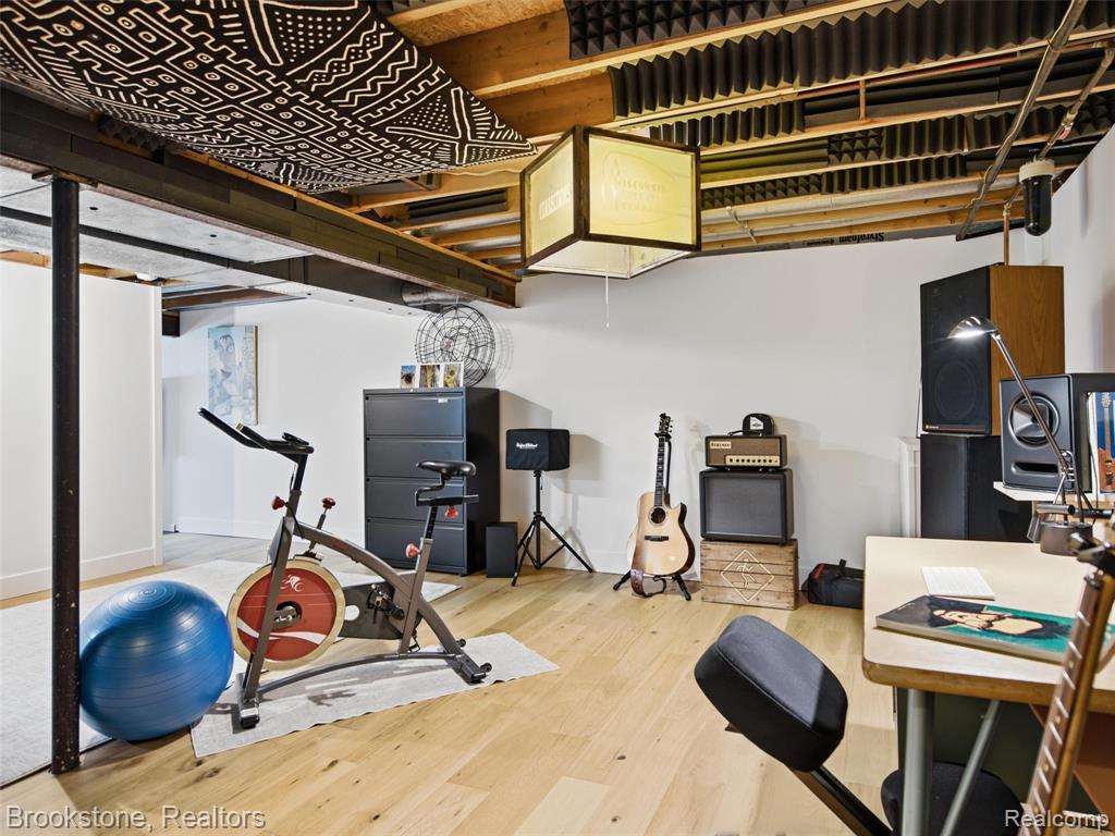 main property photo 51