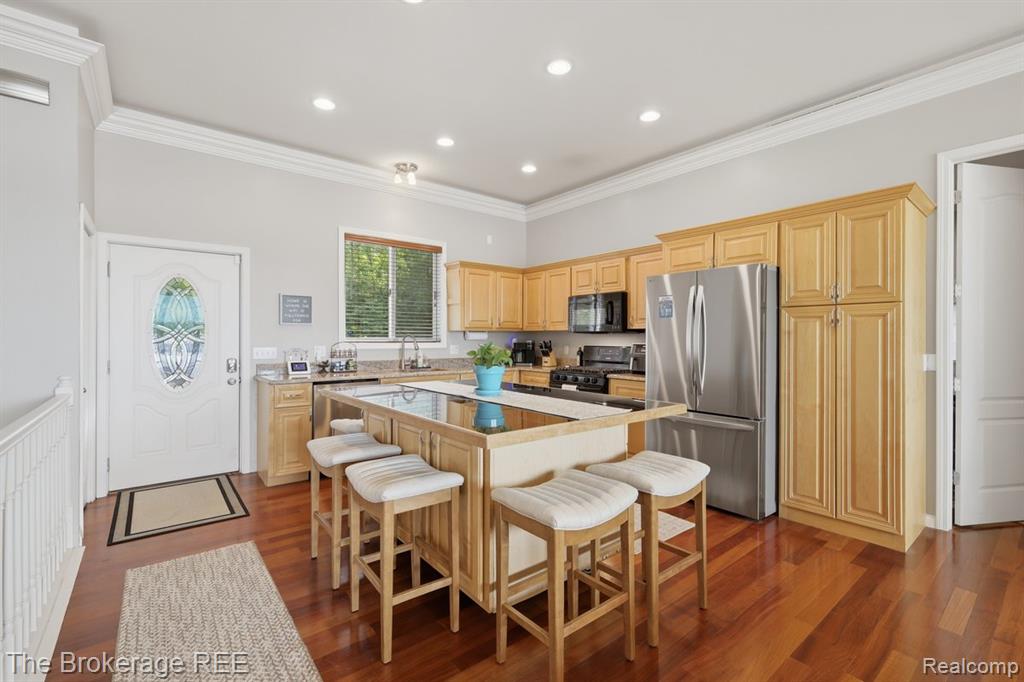 main property photo 13