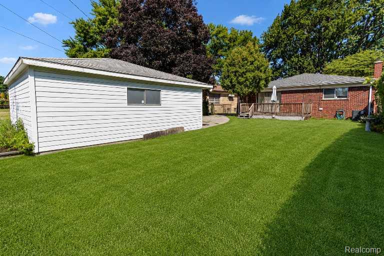 main property photo 12