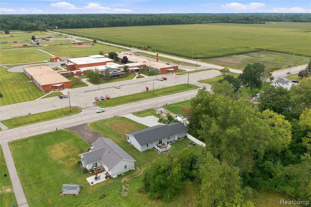 main property photo 49
