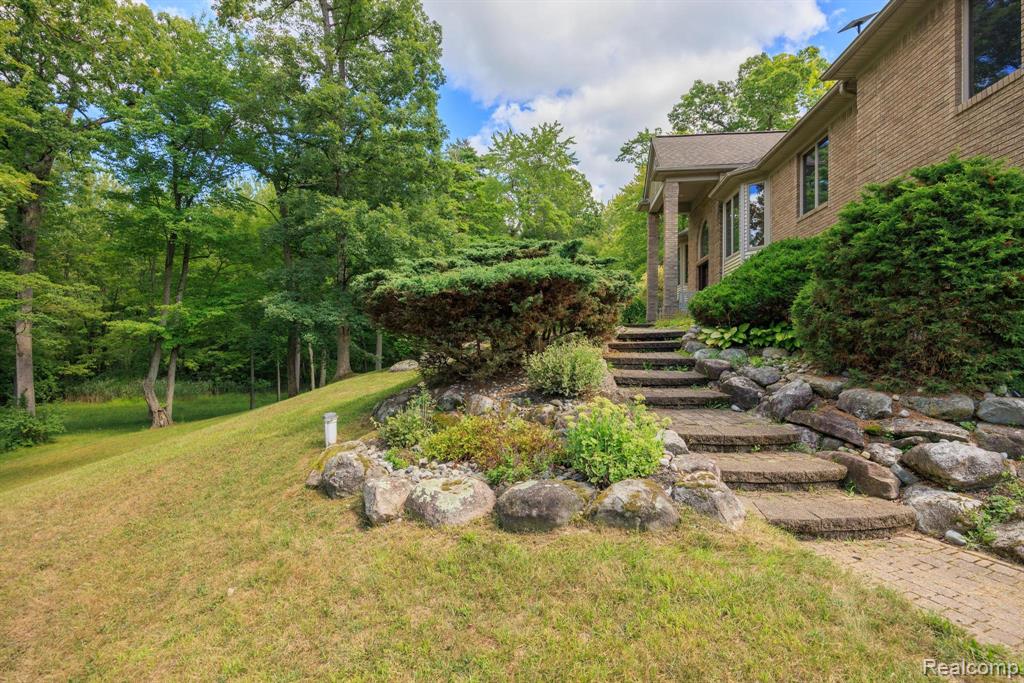 main property photo 10