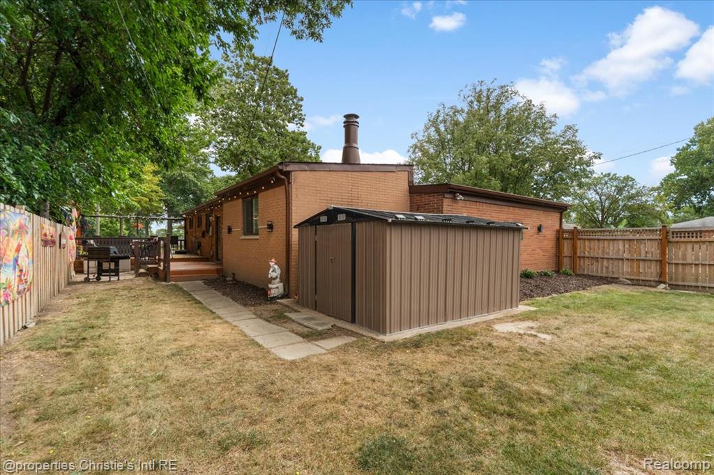 main property photo 31
