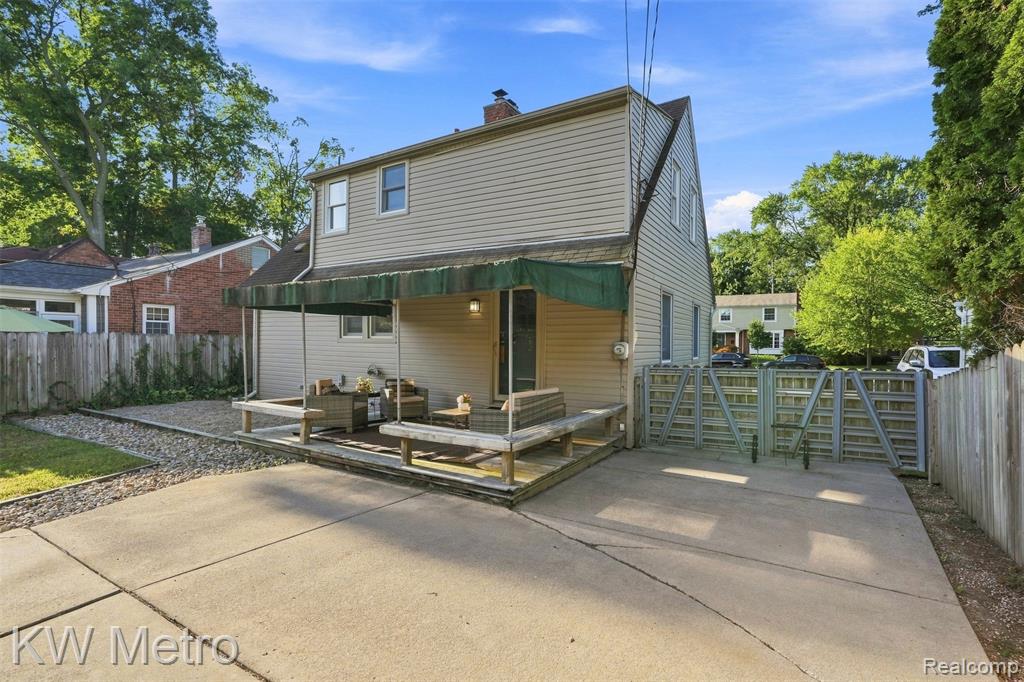 main property photo 20