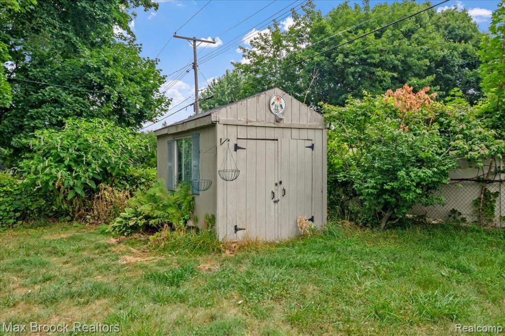 main property photo 18
