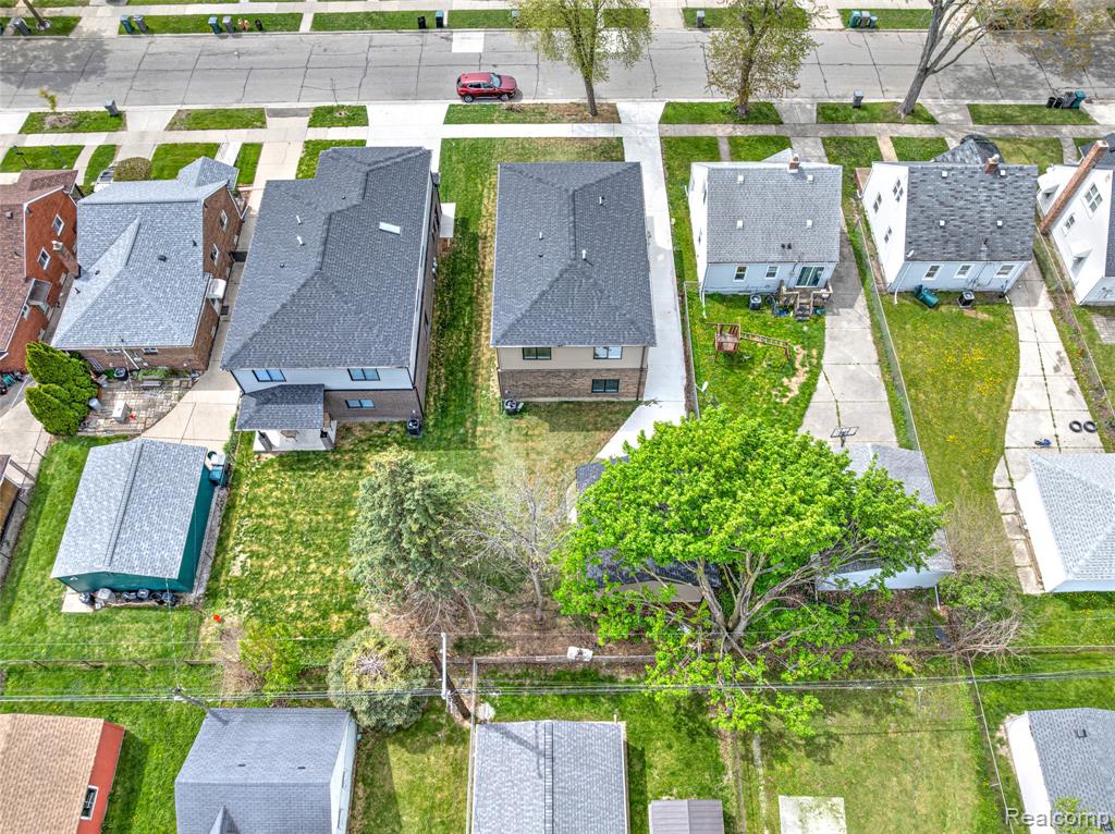 main property photo 13