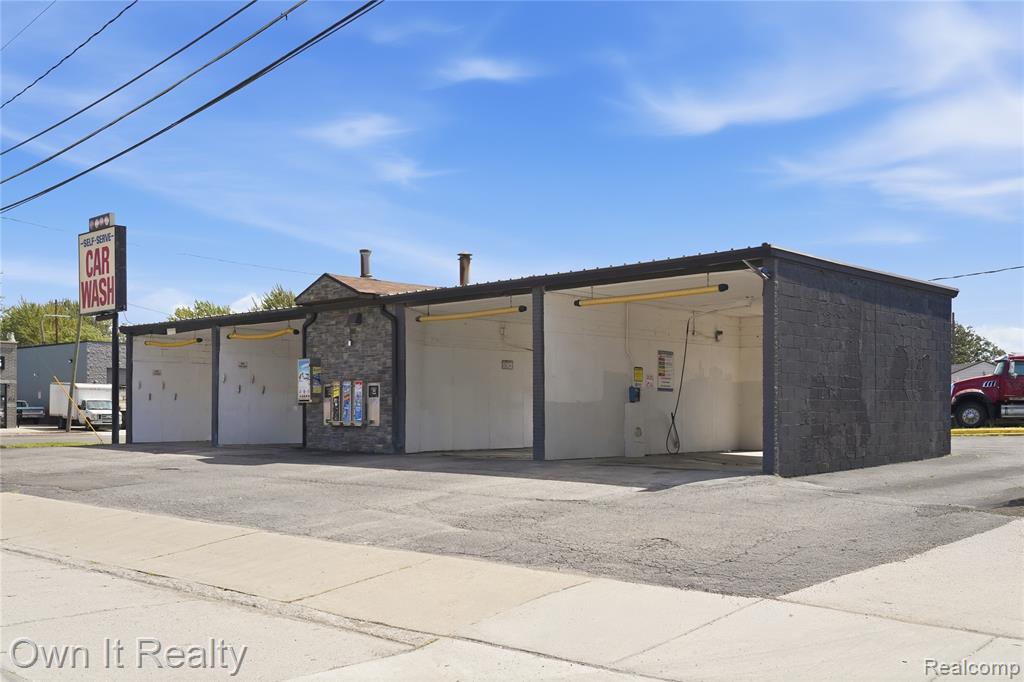 main property photo 11