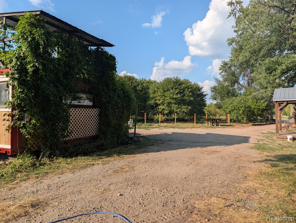 main property photo 9