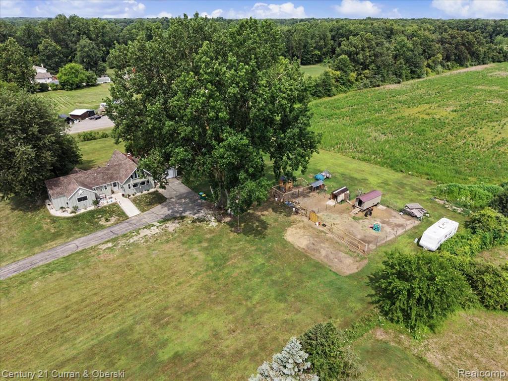 main property photo 25