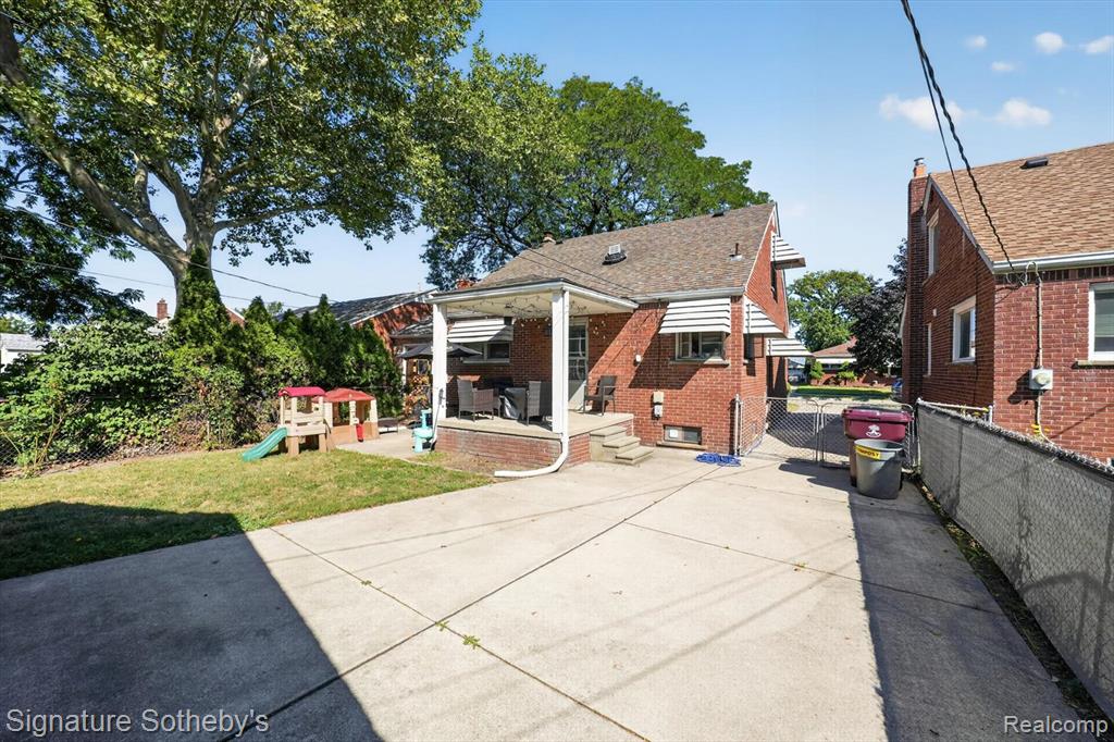 main property photo 39