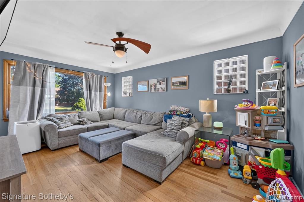 main property photo 6