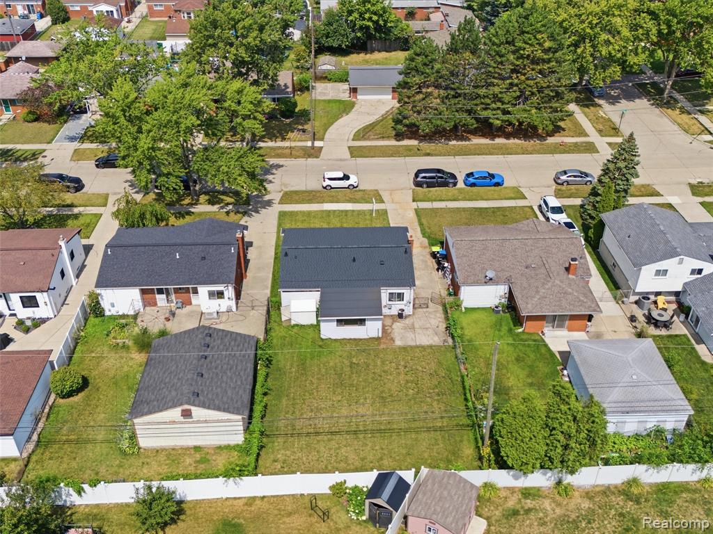 main property photo 35