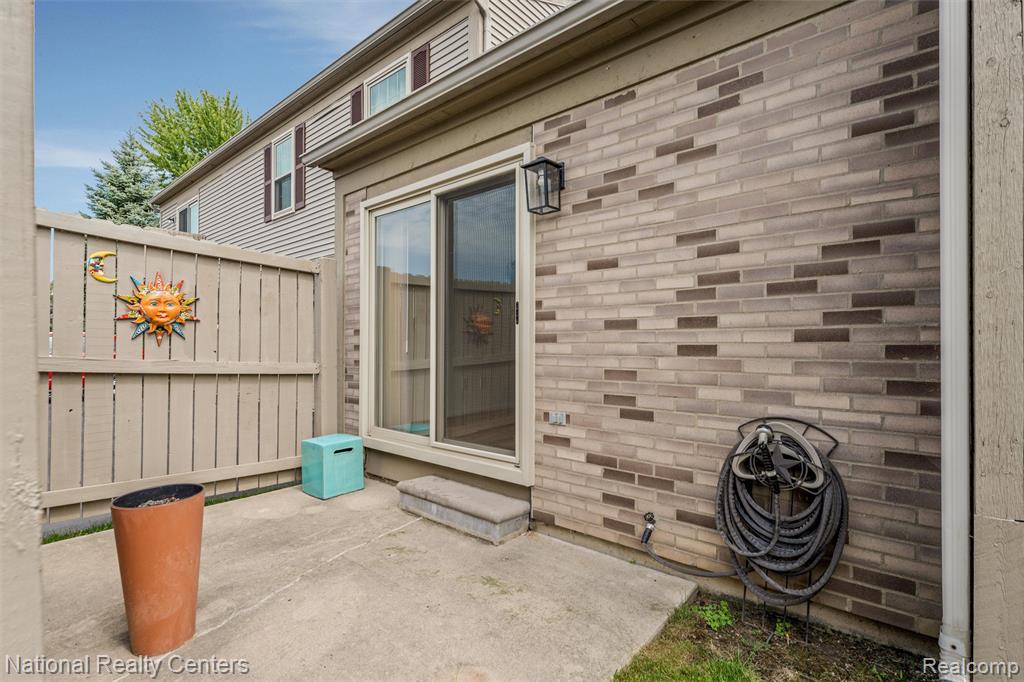 main property photo 24
