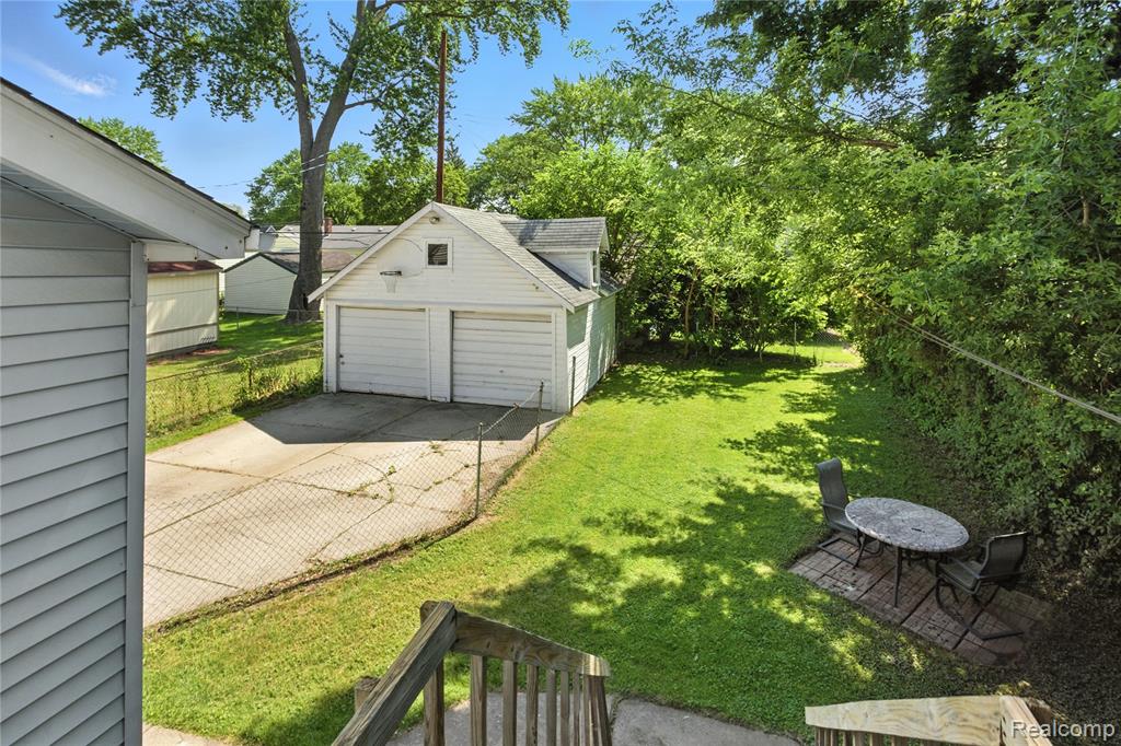 main property photo 37