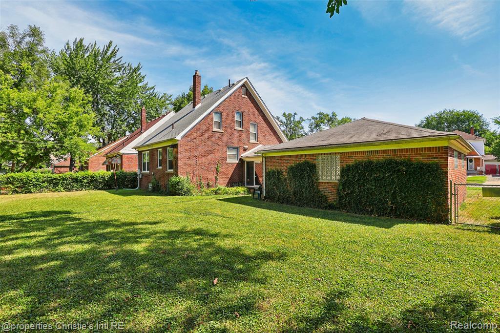 main property photo 25