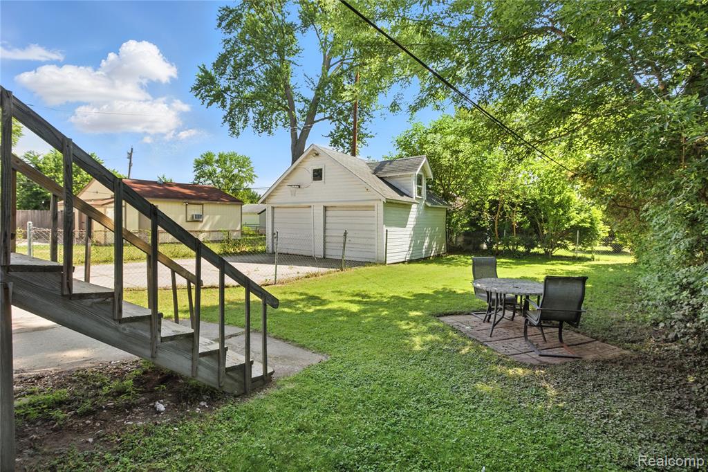 main property photo 38