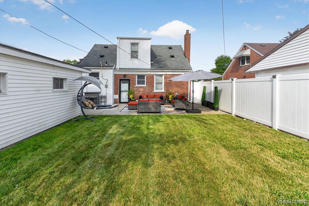 main property photo 37
