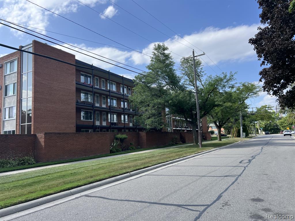main property photo 16