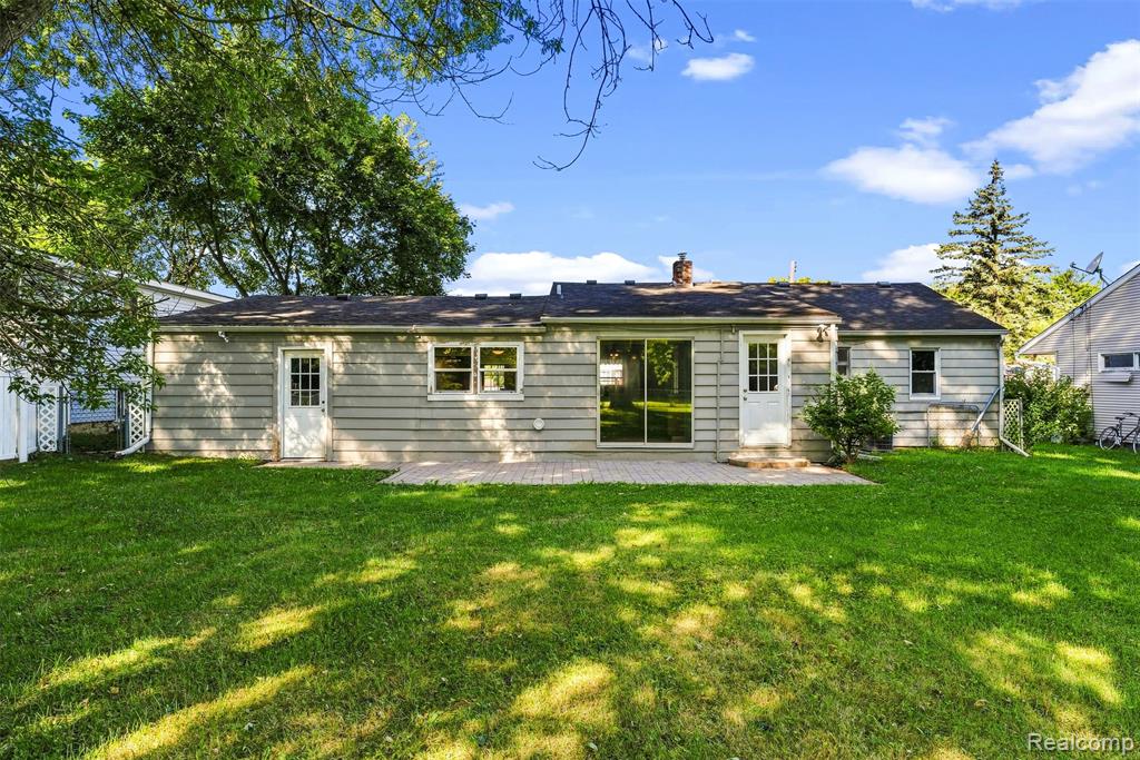main property photo 32