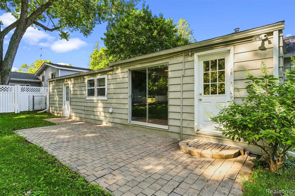 main property photo 33