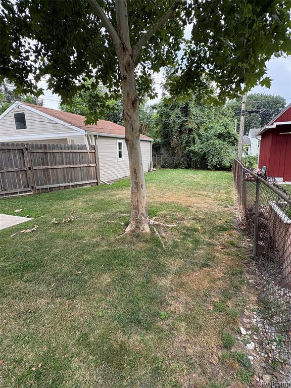 main property photo 15