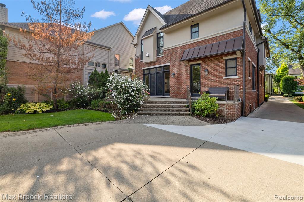 main property photo 39