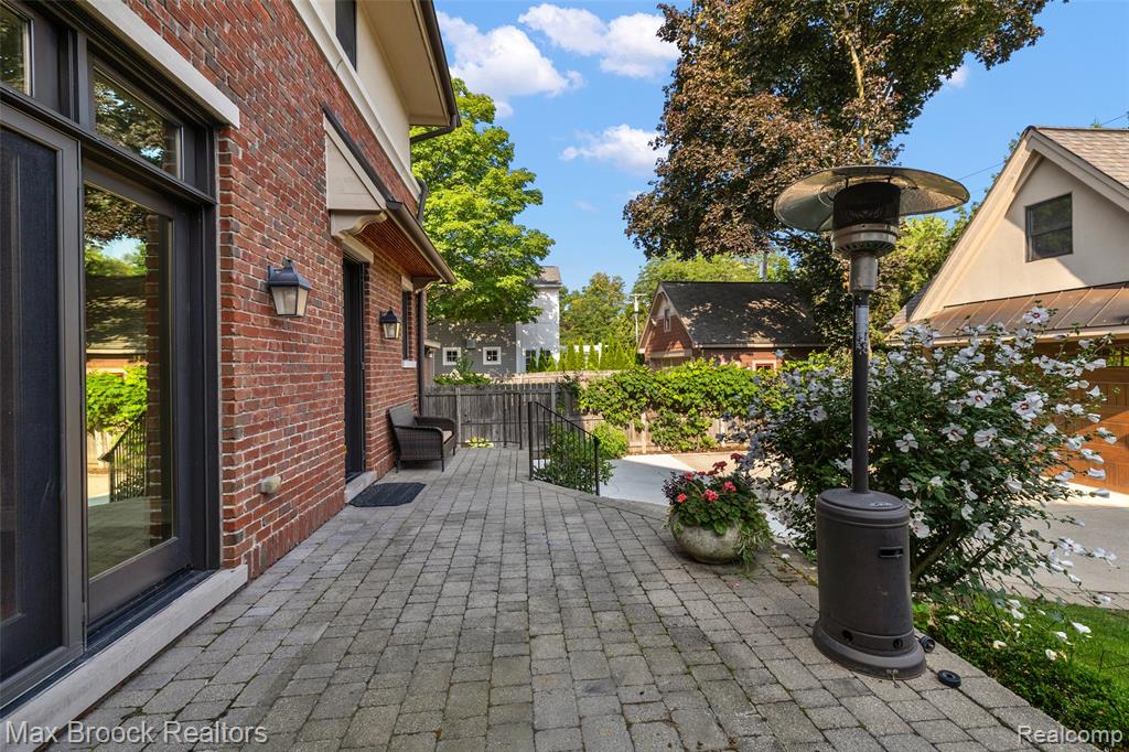 main property photo 41