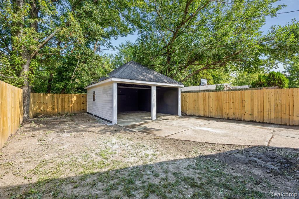 main property photo 19