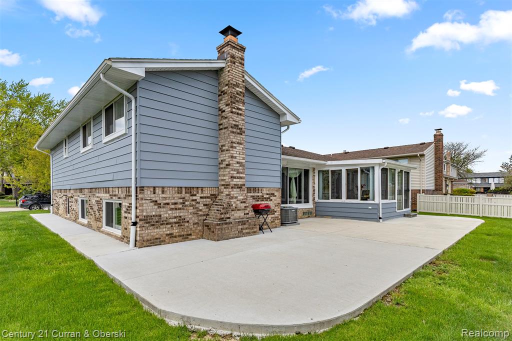 main property photo 6
