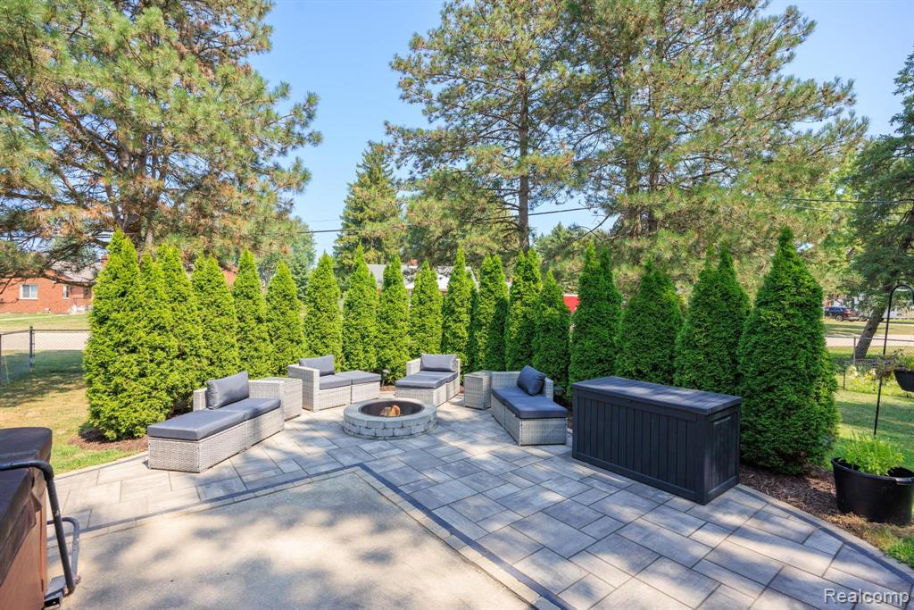 main property photo 19