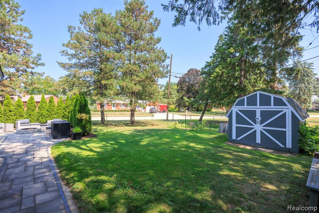 main property photo 22