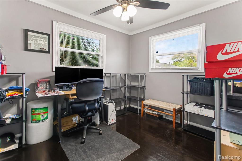 main property photo 5