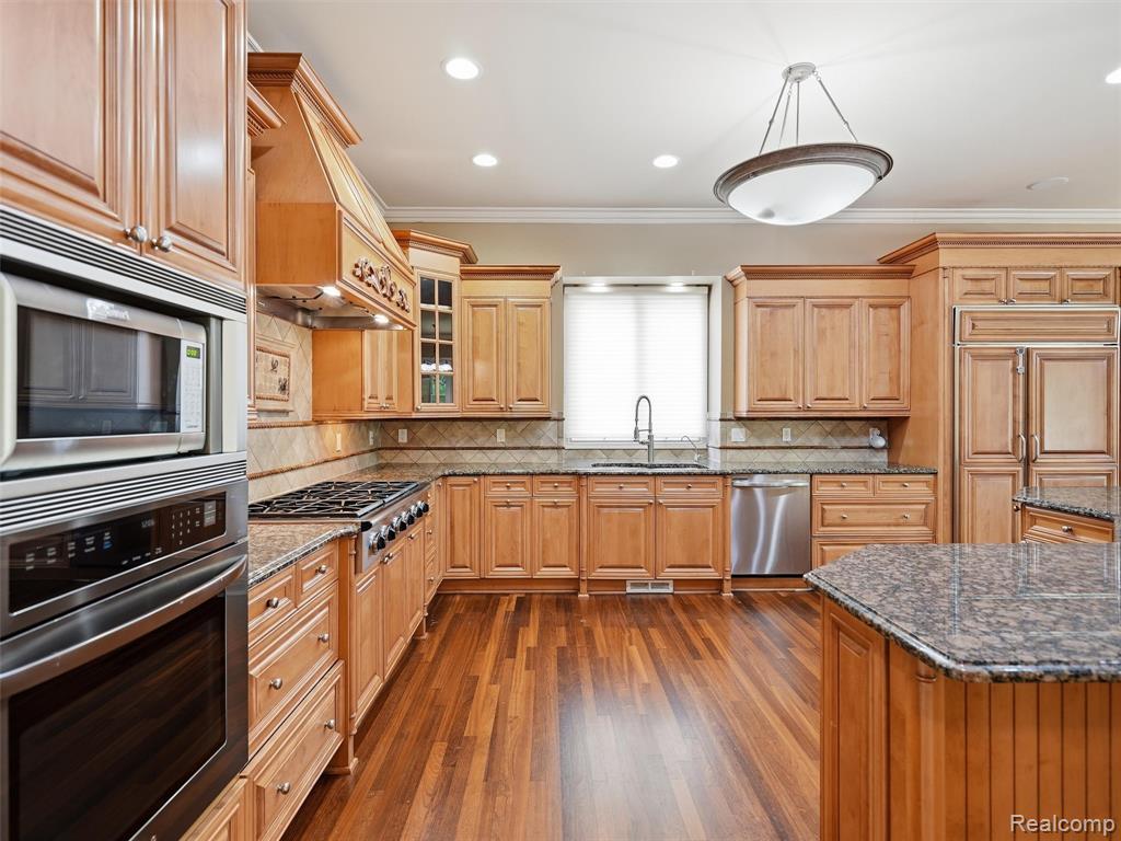 main property photo 20