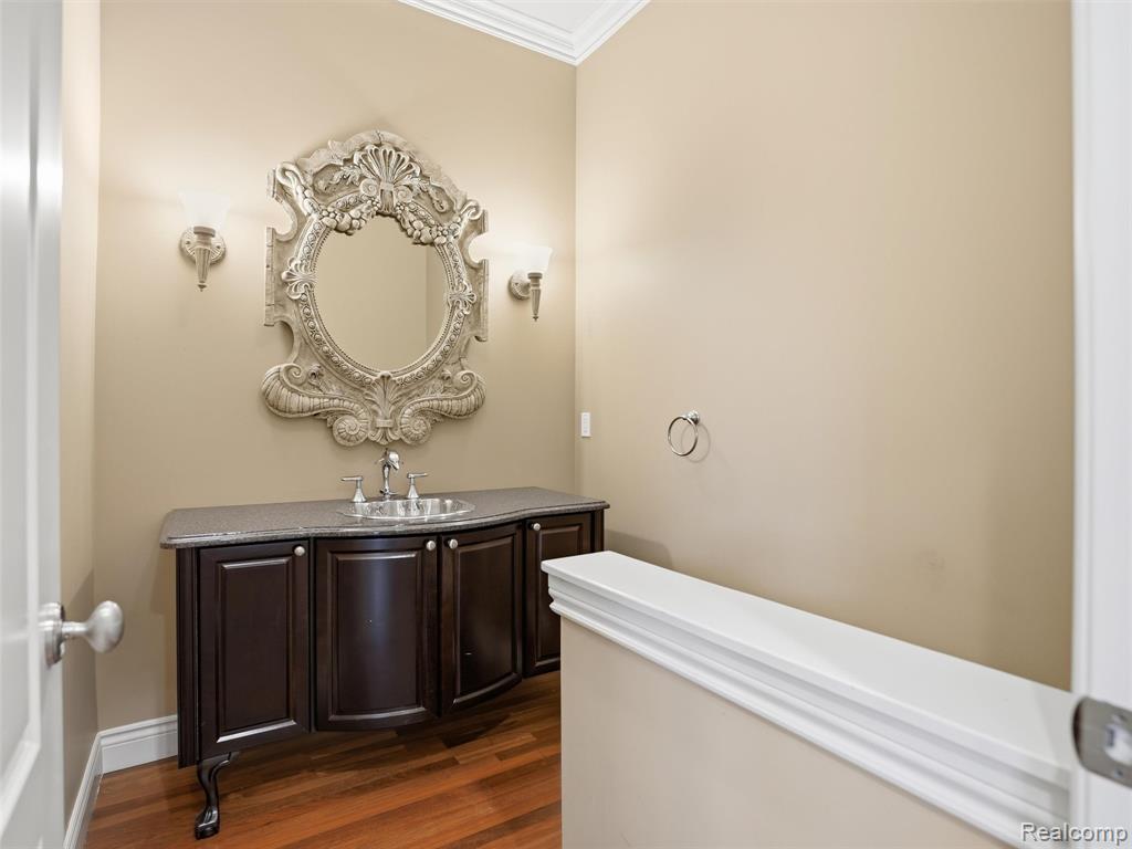 main property photo 33