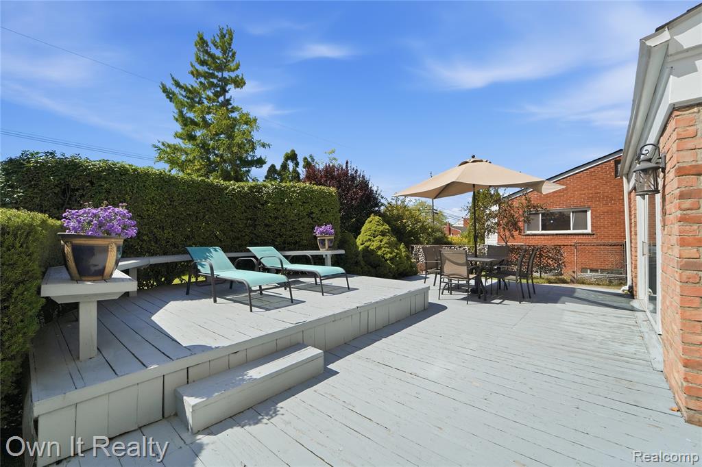 main property photo 45
