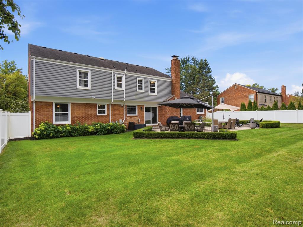 main property photo 41