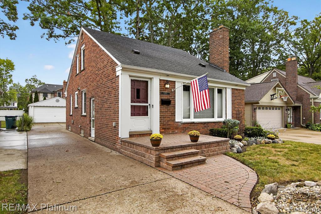 main property photo 35