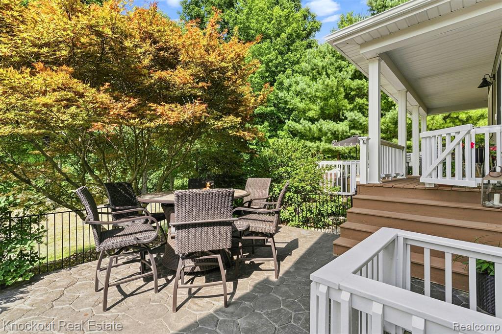 main property photo 50