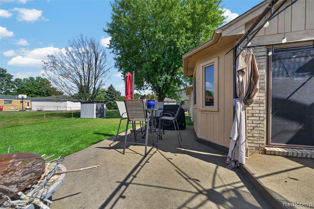 main property photo 29