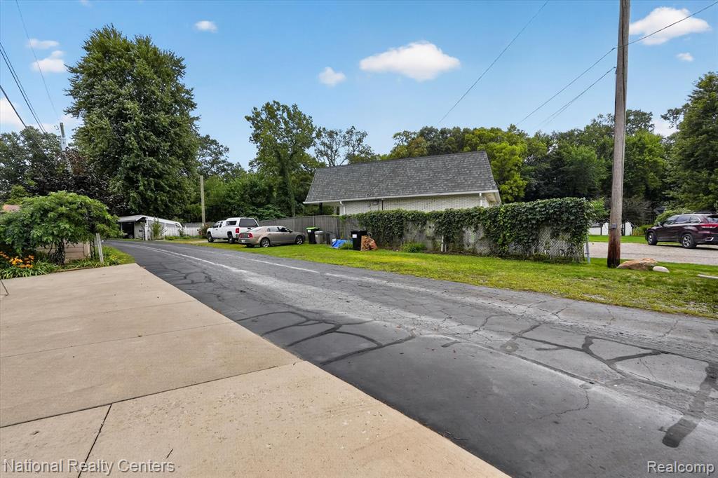 main property photo 40