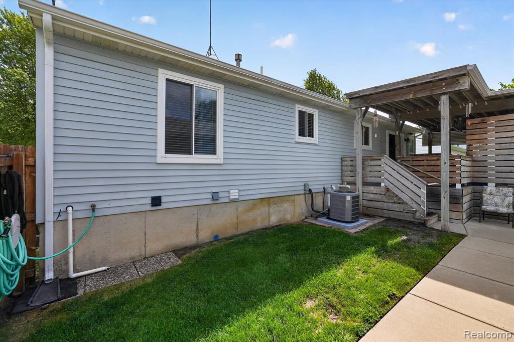 main property photo 30