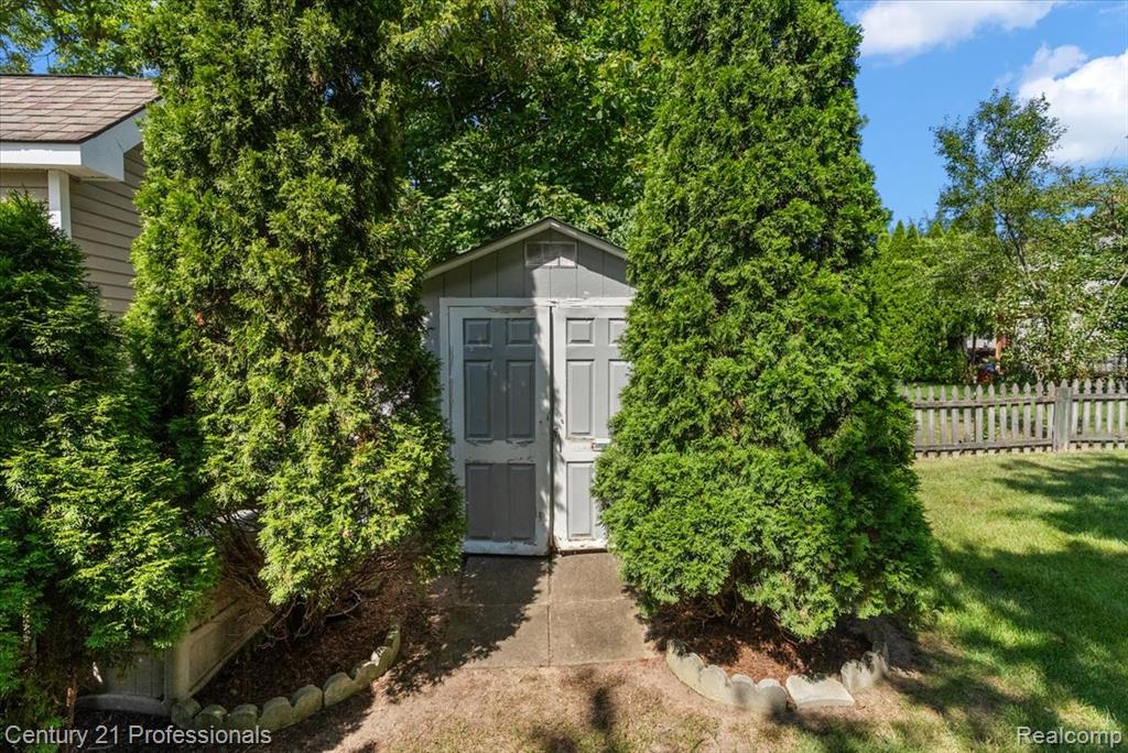 main property photo 9